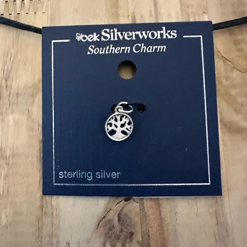 Southern Charm Tree Pendant - Picture 2 of 3